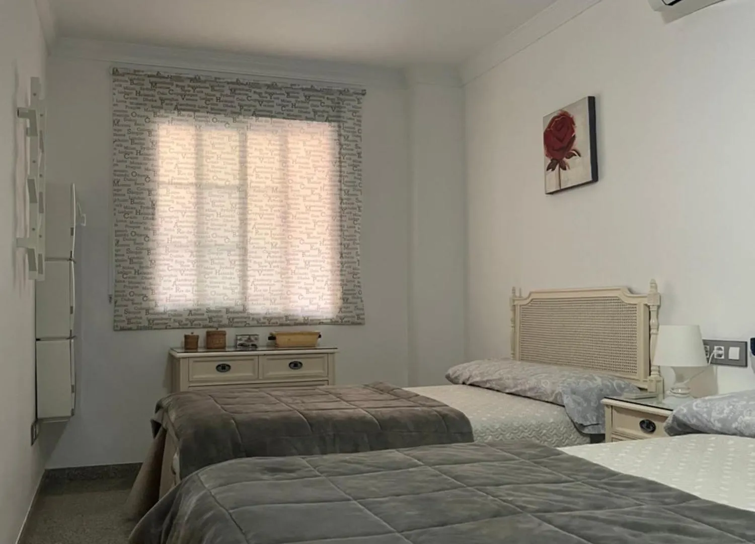 アパート Apartamento Reyes La Carihuela トレモリノス